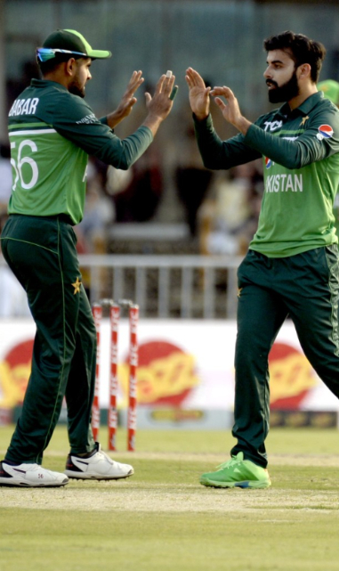 Shadab Khan takes a wicket